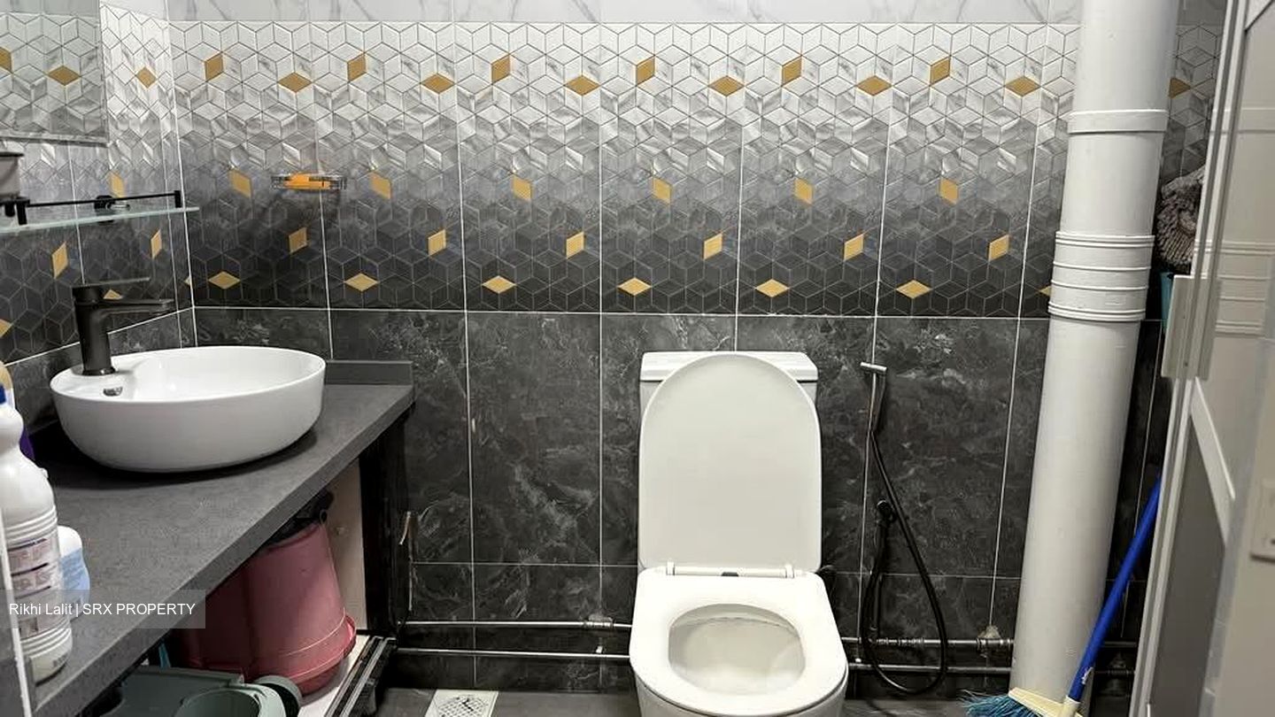 Blk 203E Compassvale Road (Sengkang), HDB 5 Rooms #573127171